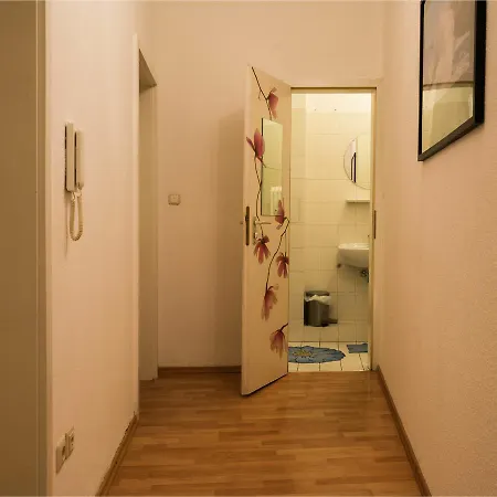 Δωμάτια σε οικογενειακή κατοικία Zimmerfrei-wuerzburg Stadtmitte Βίρτσμπουργκ